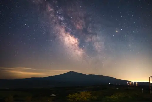 鳥海山と天の川
